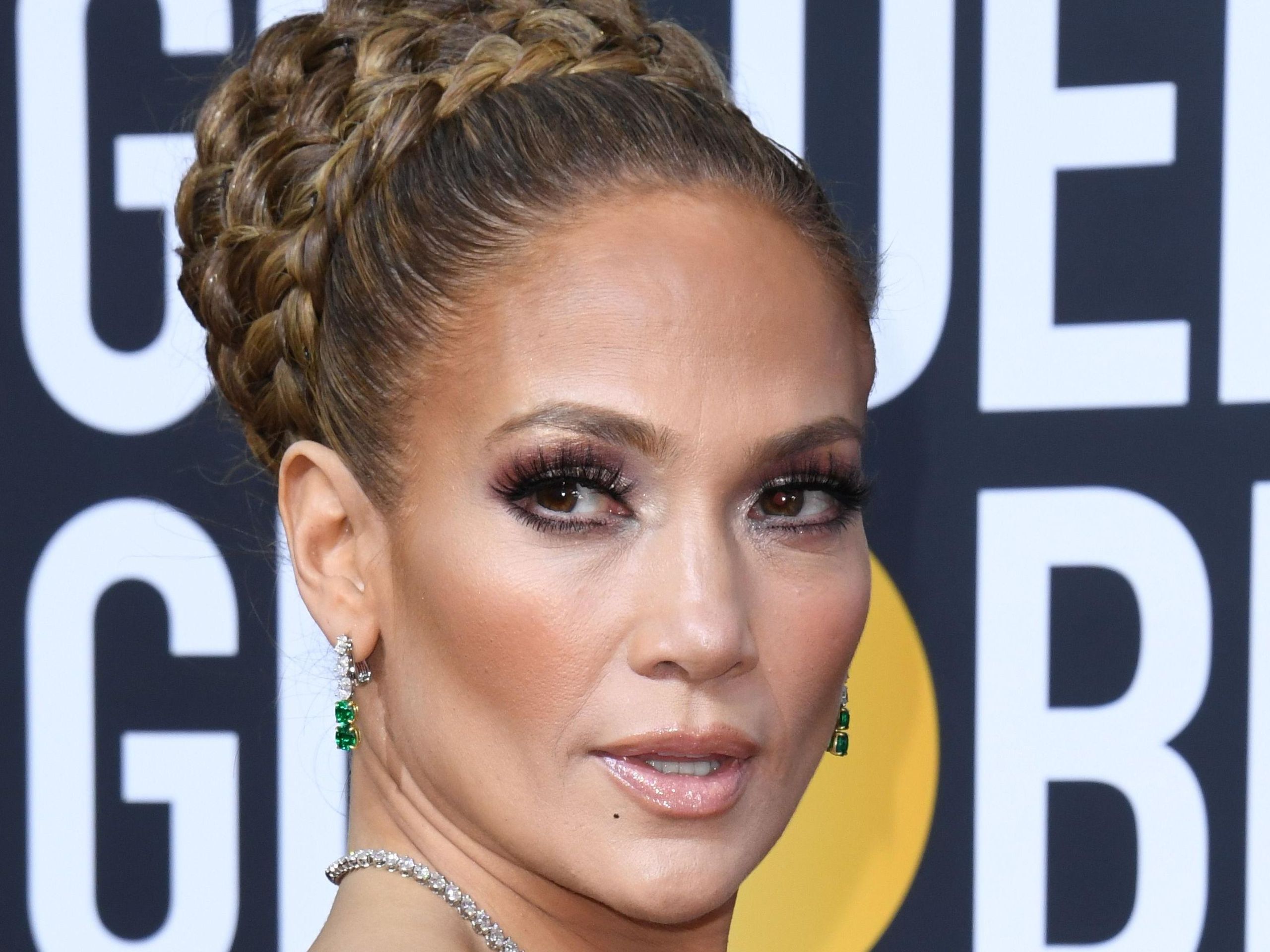 Jennifer Lopez's Golden Globes Hair Gives Us 'Maid in Manhattan' Vibes |  Marie Claire