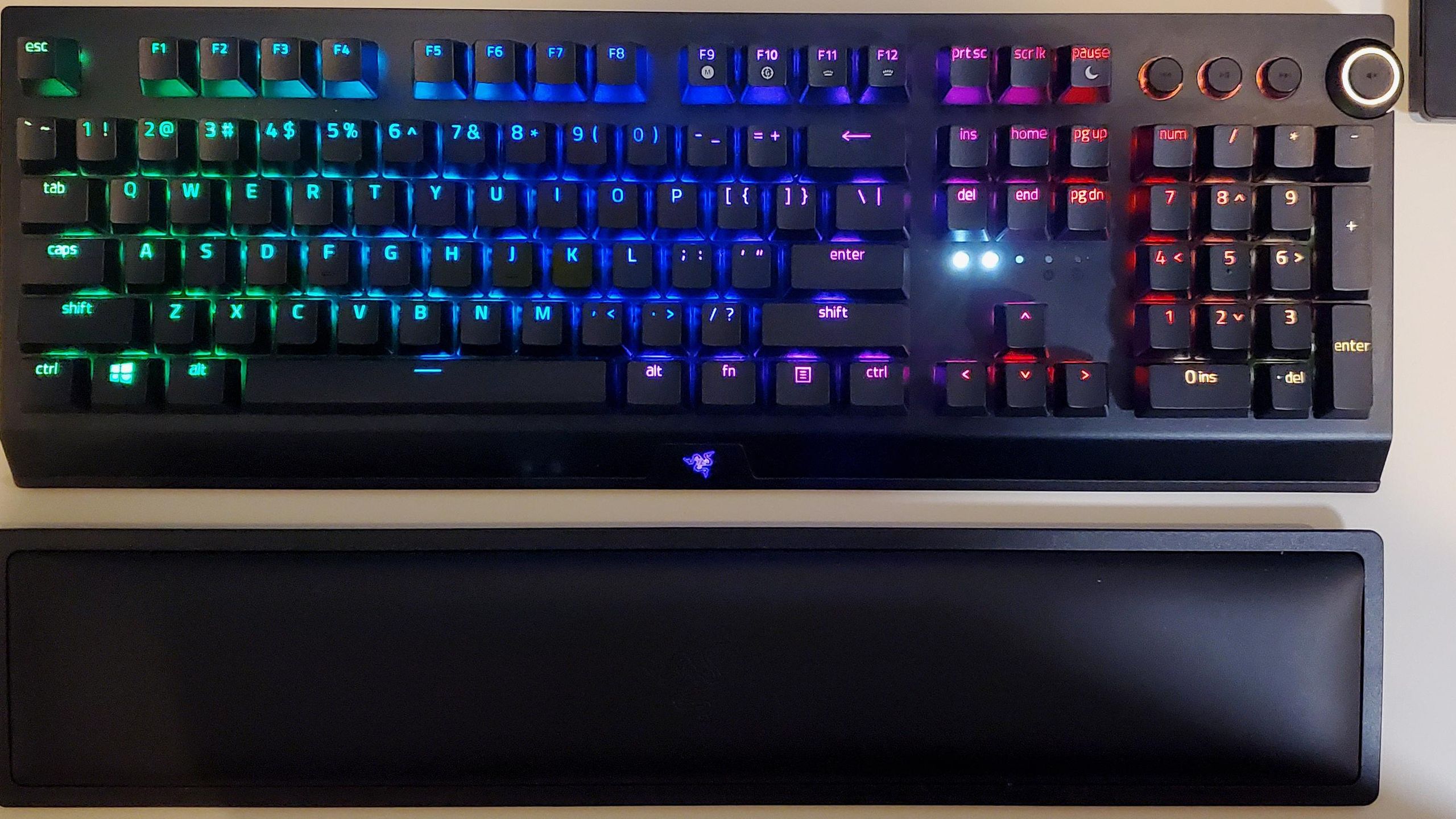 yhTbYpF46eJ5X38pGW32bX.jpg