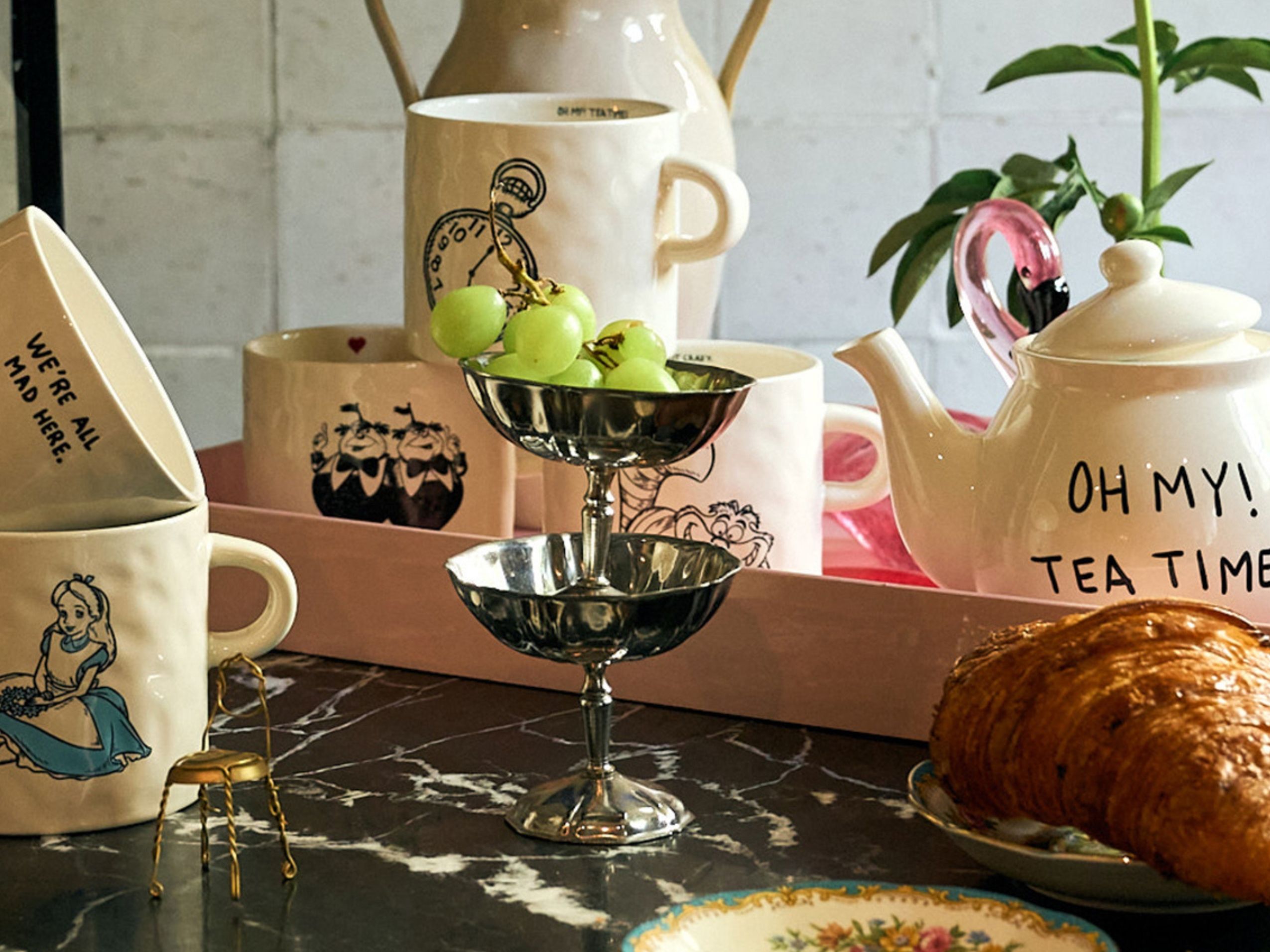 【10月15日まで】alice in tinyroom ラベンダー リング Amazon.com: Nemesis Now Alice in Wonderland Inspired Tea Cup, Hand