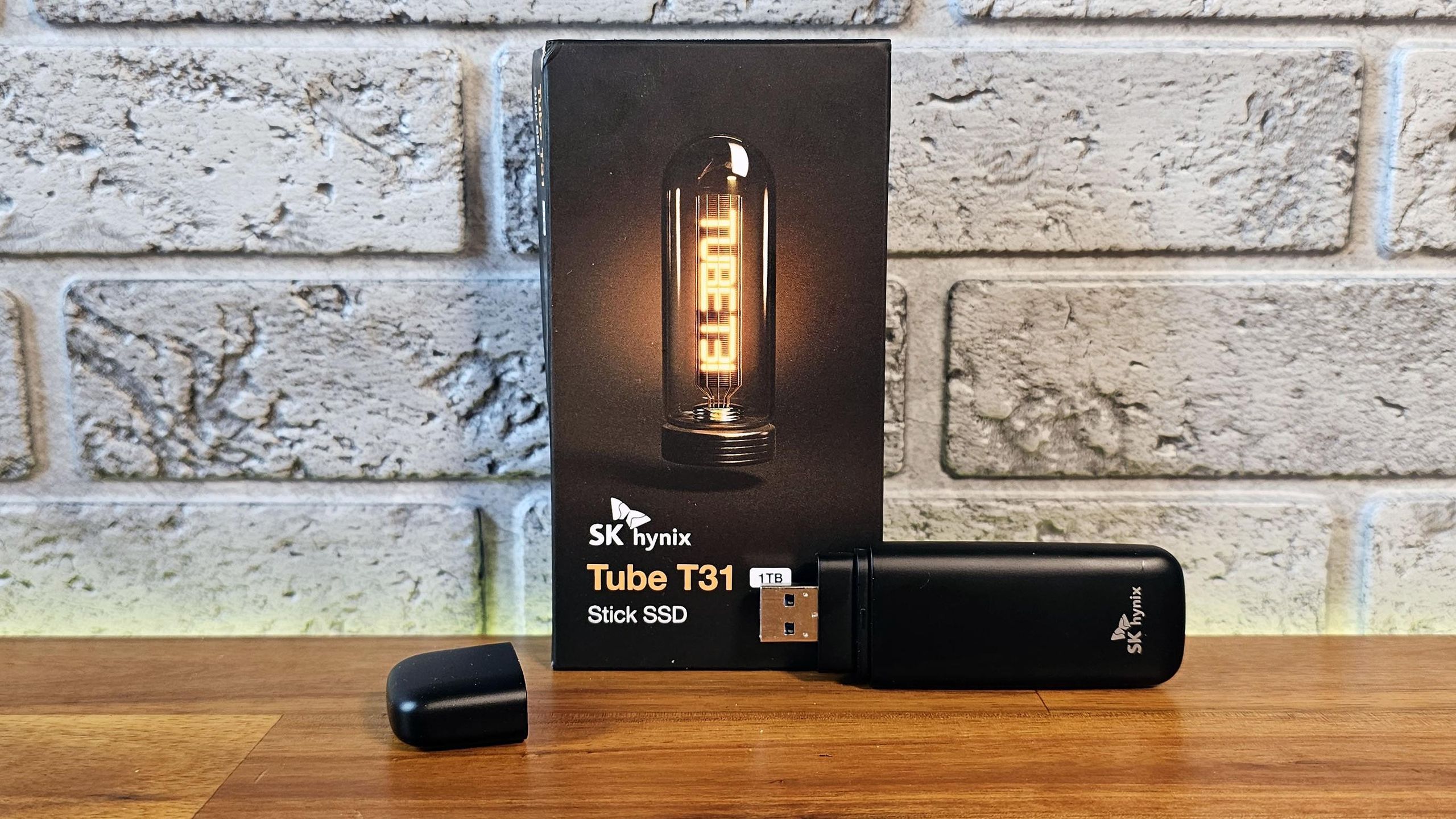 SK hynix Tube T31 Review: M.2 on a USB stick | Tom's Hardware
