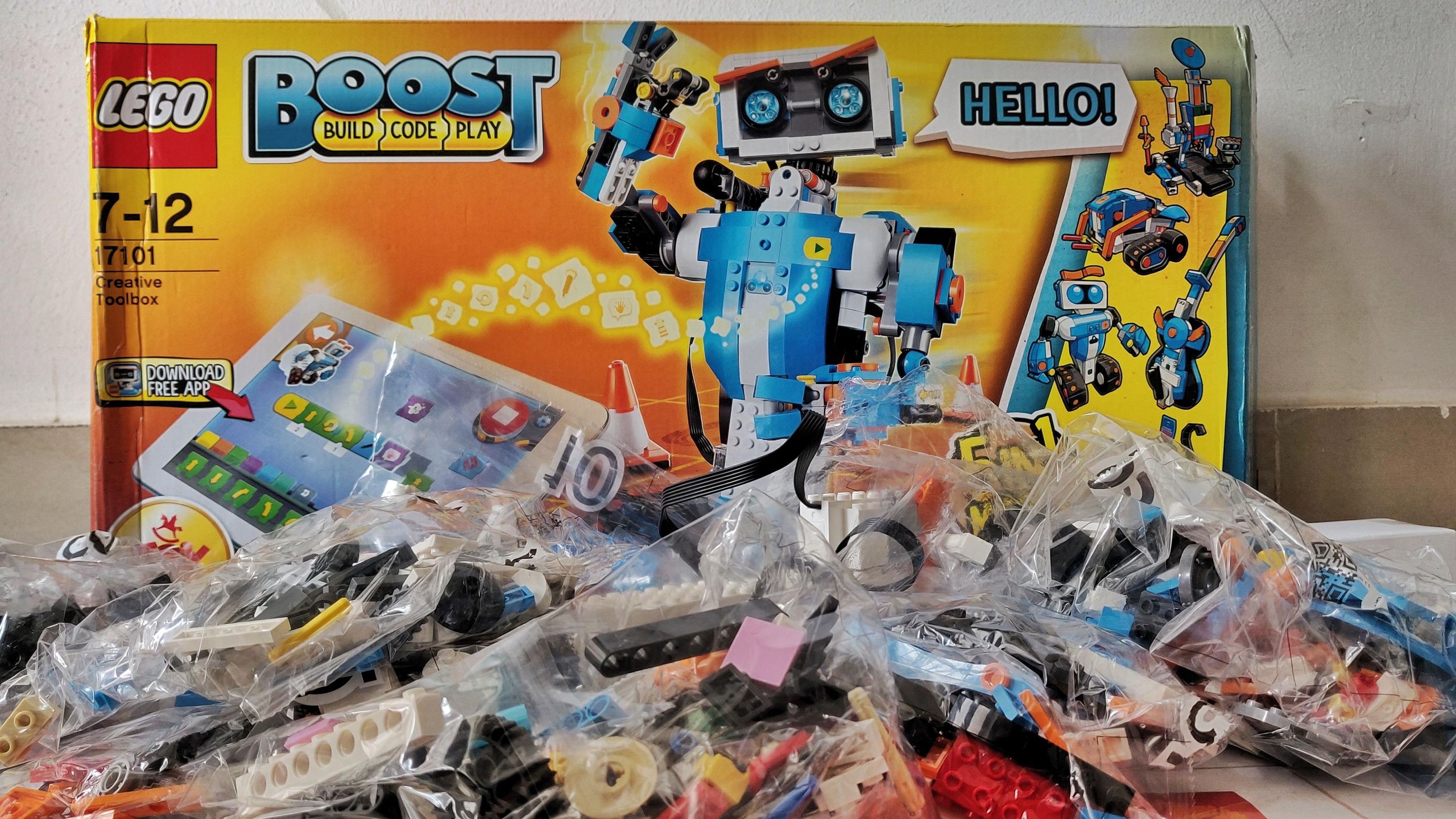 Lego Toy Lego Boost Creative Canvas LEGO 17101 Boost Creative Toolbox Not Complete) W/Box As Lego Toy Lego Boost Creative Canvas LEGO 17101 Boost Creative Toolbox Not Complete) W/Box As