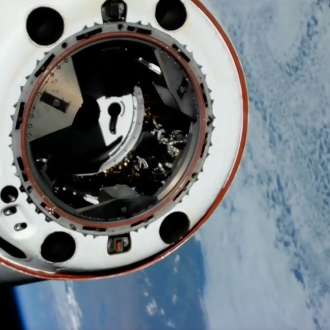 SpaceX Dragon cargo capsule returns to Earth from ISS | Space