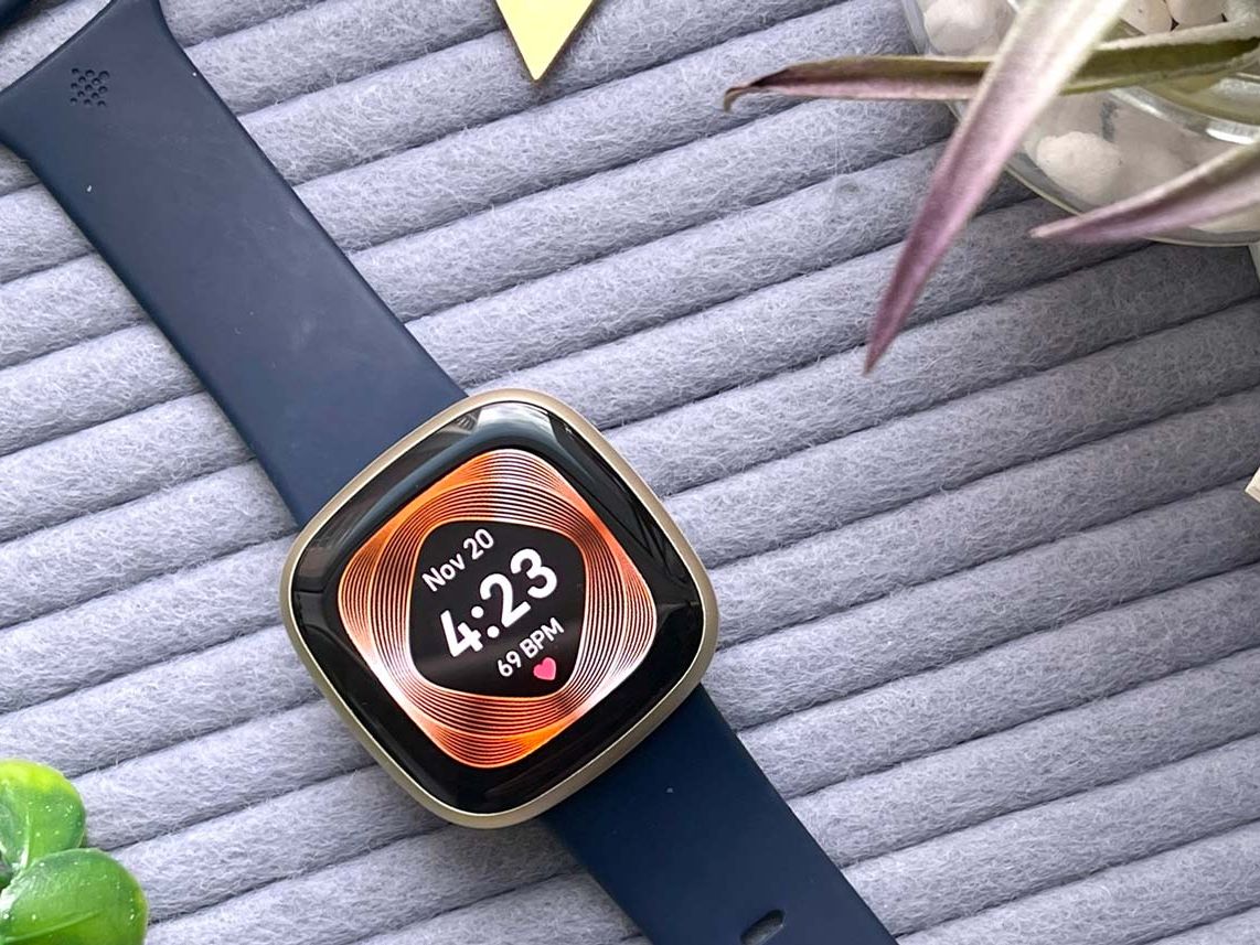 Fitbit Versa 3 review | Tom's Guide