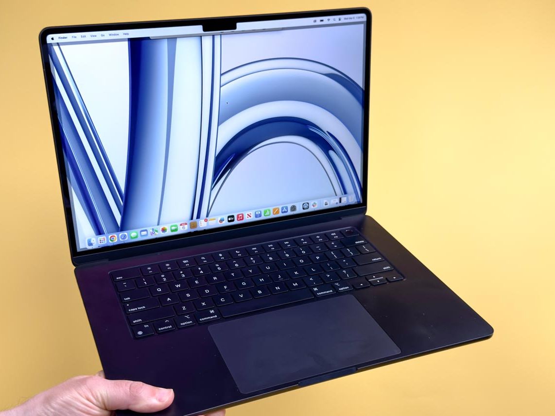 MacBook本体 Apple M3 MacBook air 16GB Amazon.com: Apple 2024 MacBook Air with Apple M3 Chip (15-inch