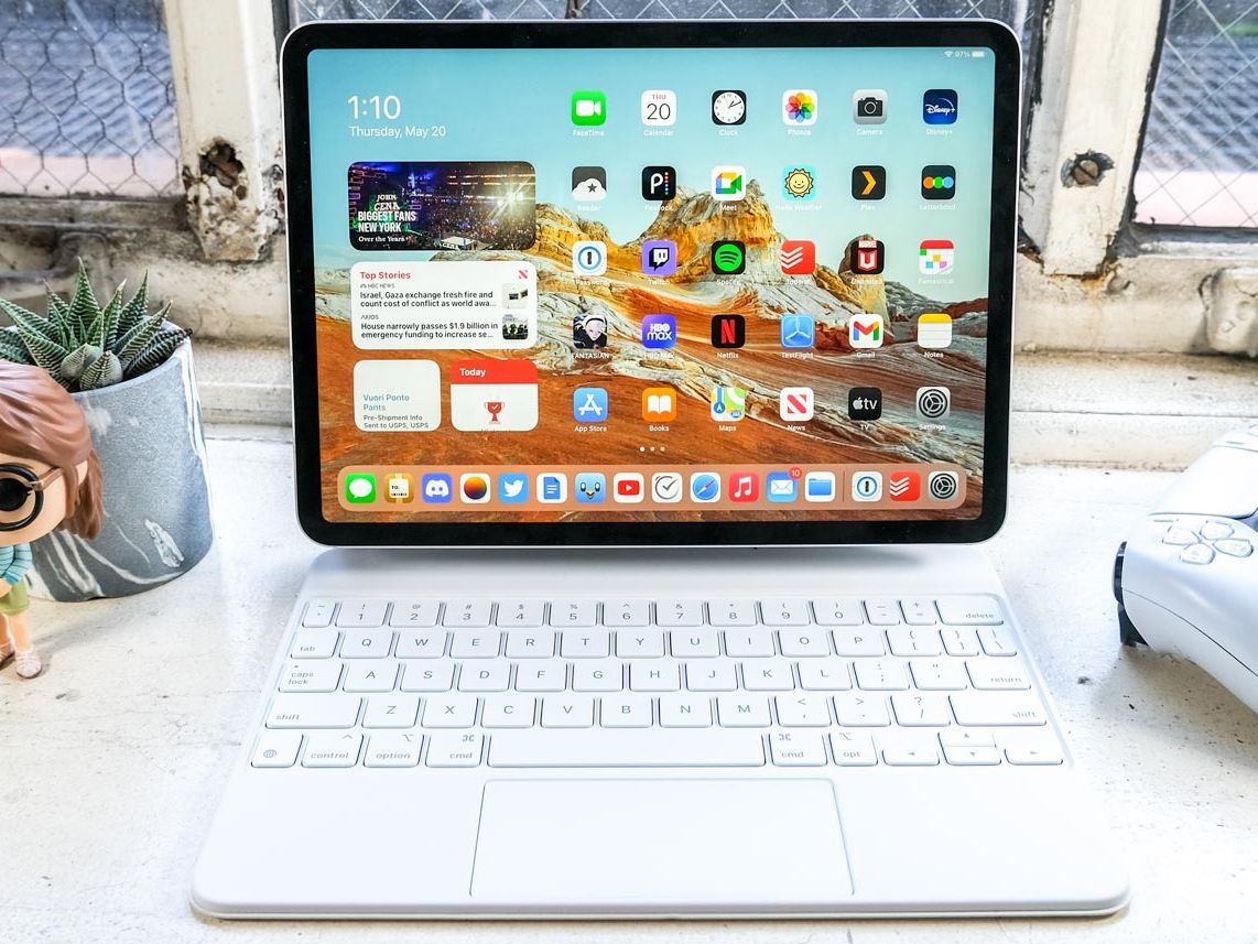 iPad Pro 2021 (11-inch) review: Astonishing battery life | Tom's Guide