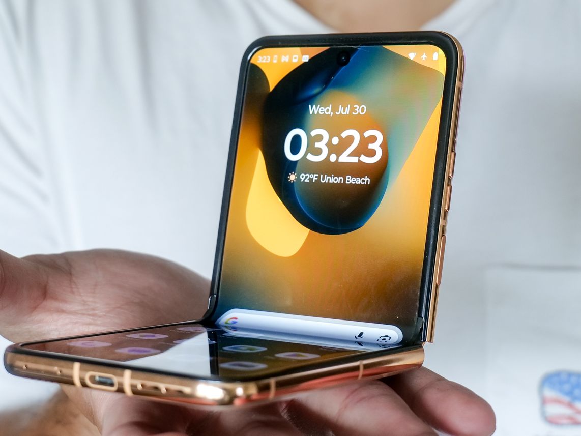 Motorola Razr Plus (2025) review: you might as well buy last