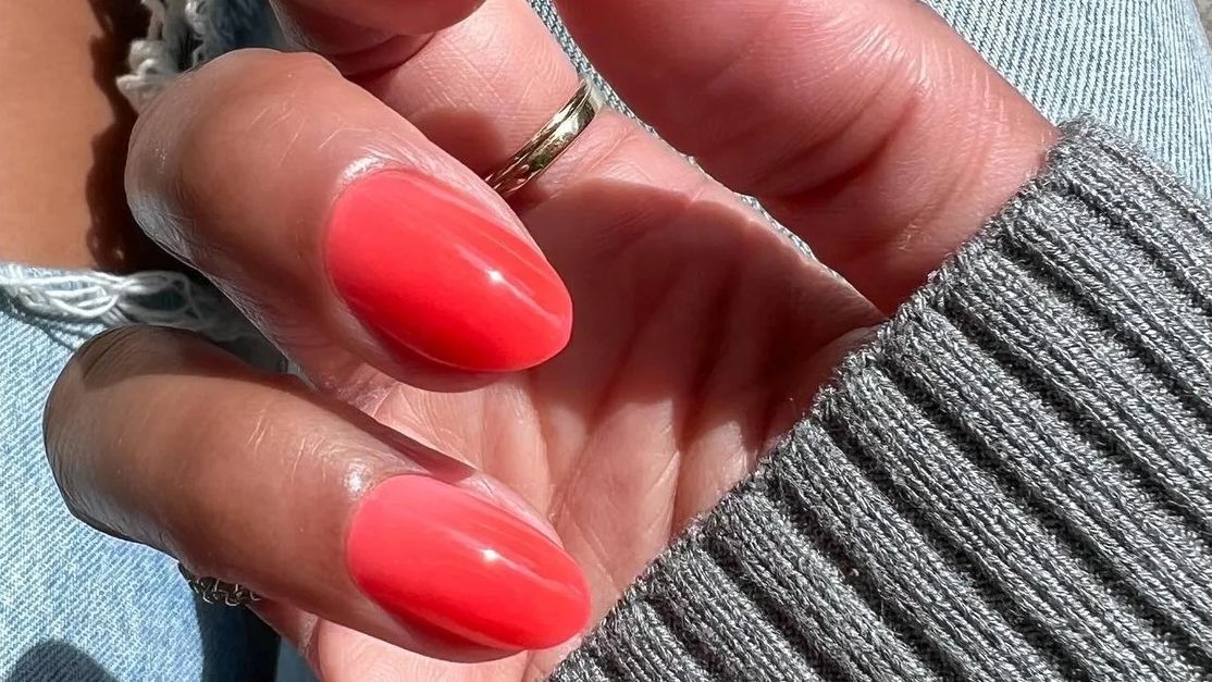 6 Vacation Nail Colors That Serve Major Summer 2025 Vibes | Who What Wear