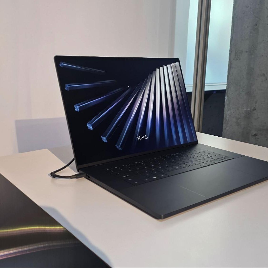 dell xps 自作パソコン Dell brings back XPS laptops — ditches the capacitive touch bar