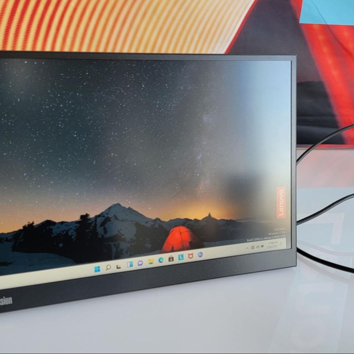 Lenovo's New Portable Monitor Sports 2.2K Resolution | Tom's Hardware