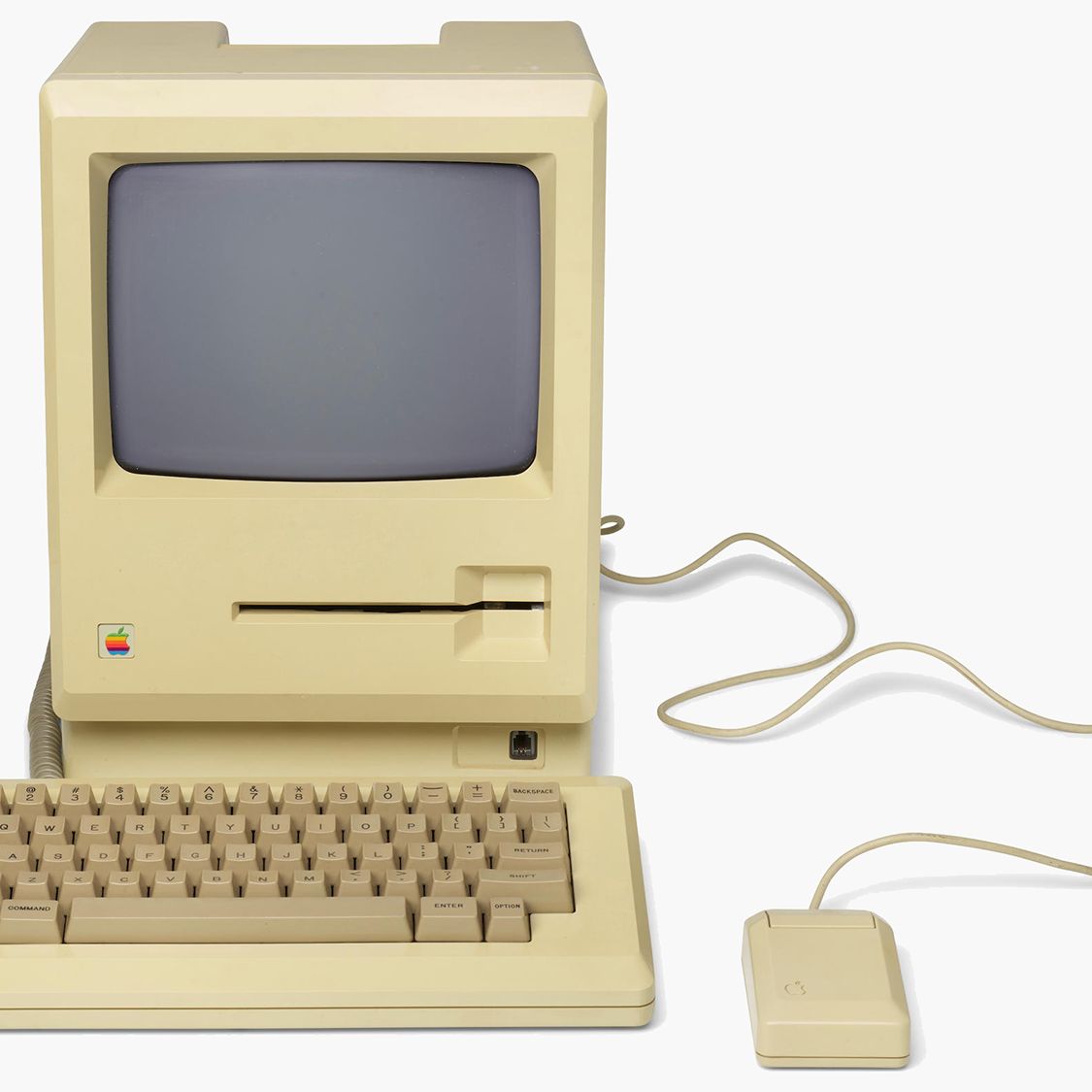 Macデスクトップ classic&antique Headless' MacBook Air runs alongside retro Macs [Setups