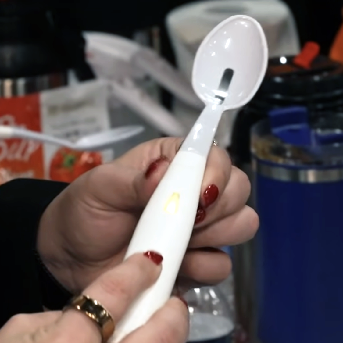 KIRIN Electric Salt Spoon ホワイト We Tested an Electric Salt Spoon That Might Help You Stick