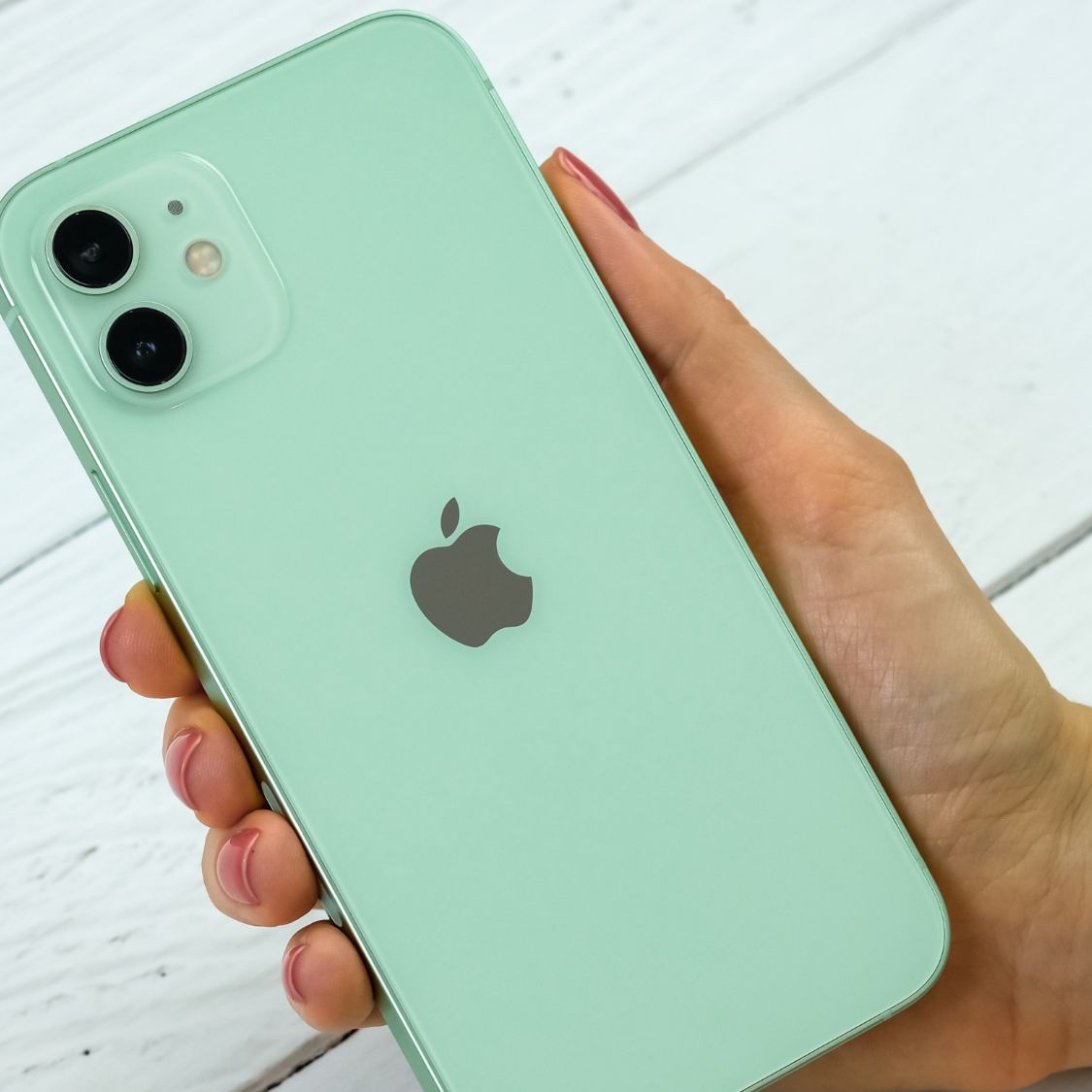 iPhone 15 new color just leaked along with frosted glass design