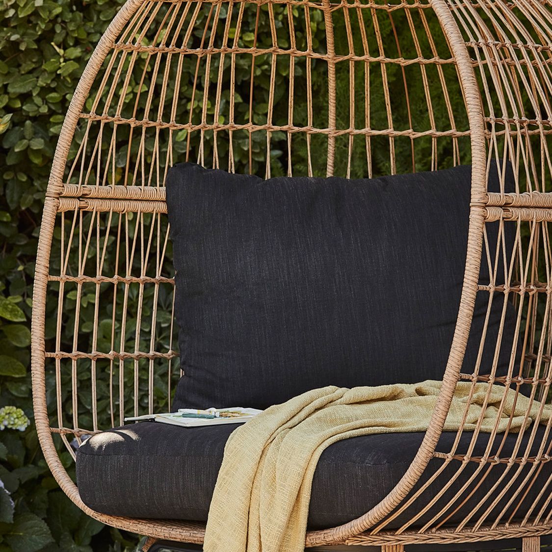 bq egg chair