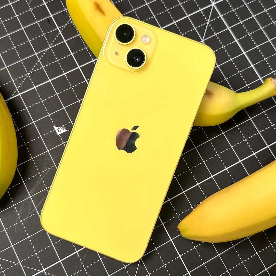 Apple's yellow iPhone 14 looks bananas — in the best way possible
