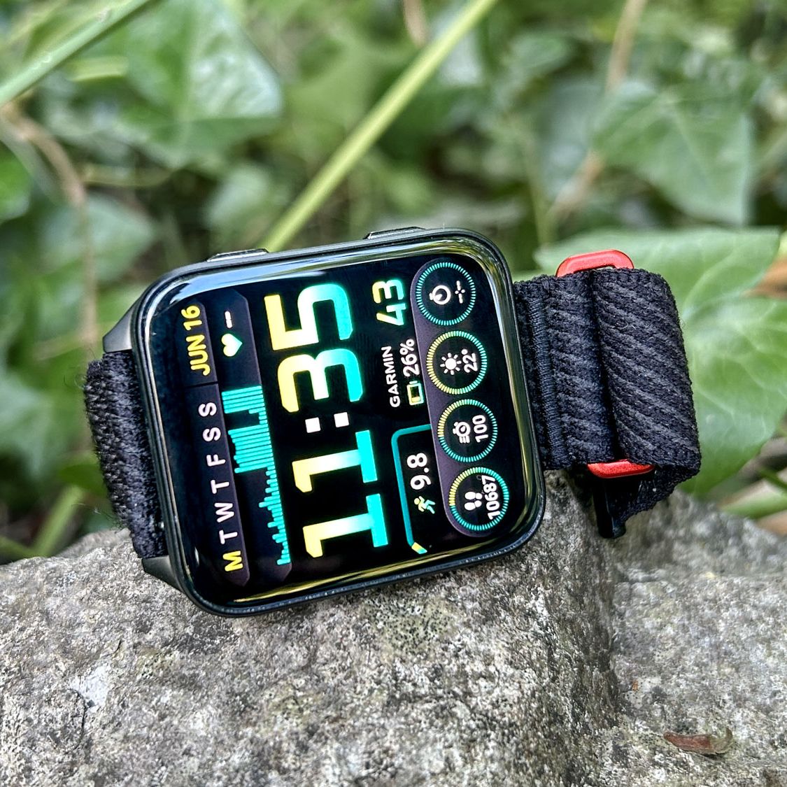 apple　GARMIN Venu Garmin Venu Sq v Apple Watch: choose the right smartwatch