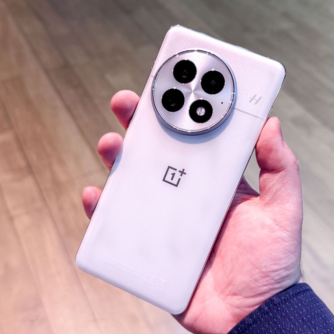 Oneplus 13 12GB/256GB ホワイト OnePlus 13 12GB+256GB White