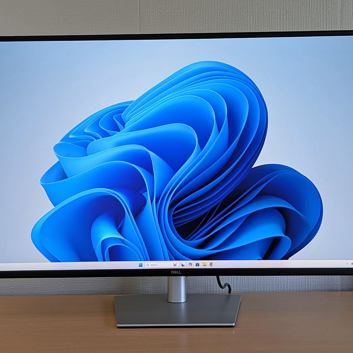Dell UltraSharp U4323QE review: giant screen is perfect for WFH | T3