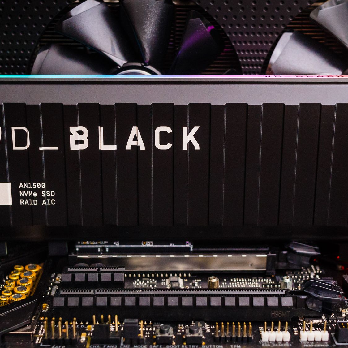 内蔵型SSD WD_BLACK AN1500 NVMe SSD Add-in-Card 1TB RM7LowbZEzYAqZT47SvFeT.jpg