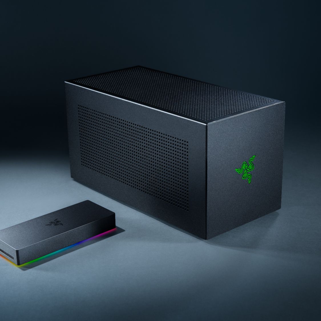 Razer Core V2 外部GPUエンクロージャー Razer unveils Core X V2 eGPU enclosure with TB5 bandwidth