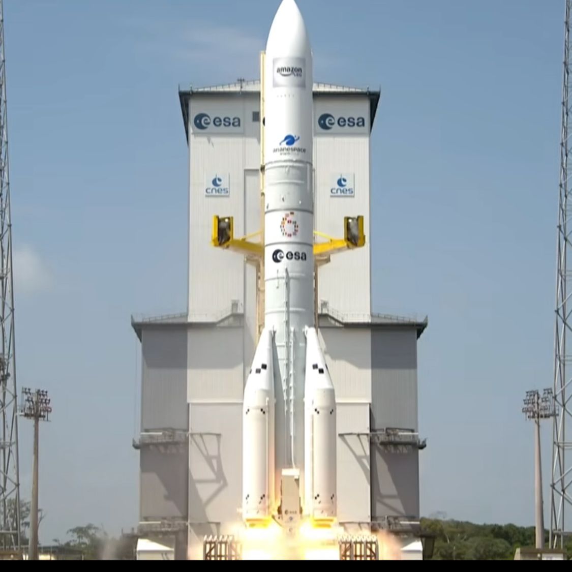 Europe's most powerful rocket launches for 1st time, carrying 32
