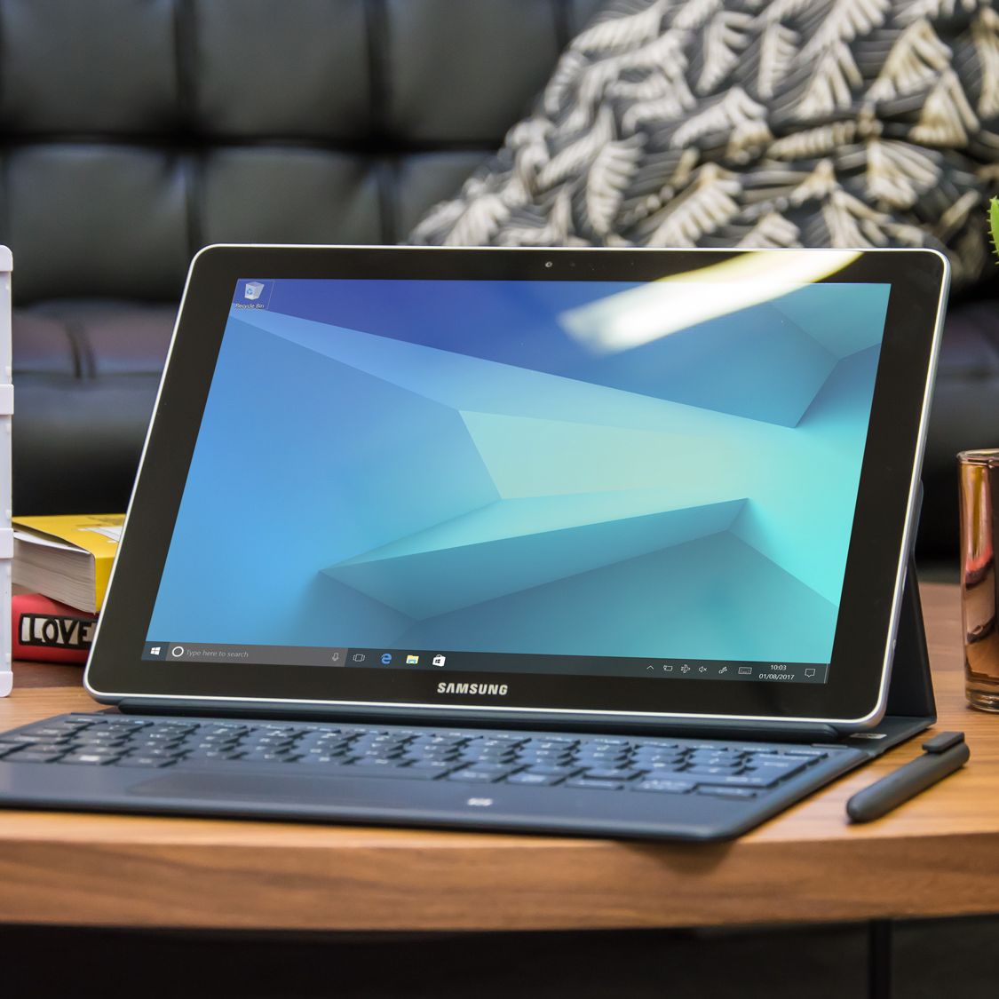 Samsung Galaxy Book 10.6” Amazon.com : Samsung Galaxy Book 10.6in 64GB Tablet (Silver