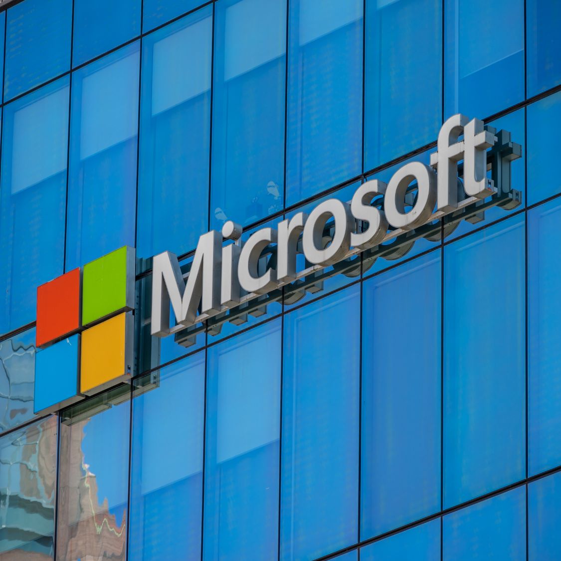 Microsoft предложила добровольные увольнения 60 000 сотрудникам из-за расходов на ИИ Microsoft предложила добровольные увольнения 60 000 сотрудникам из-за расходов на ИИ — изображение 7
