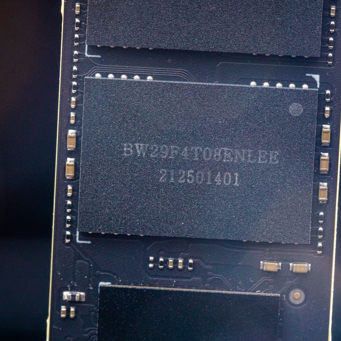 Acer Predator GM7000 SSD Review: A Familiar Drive | Tom's