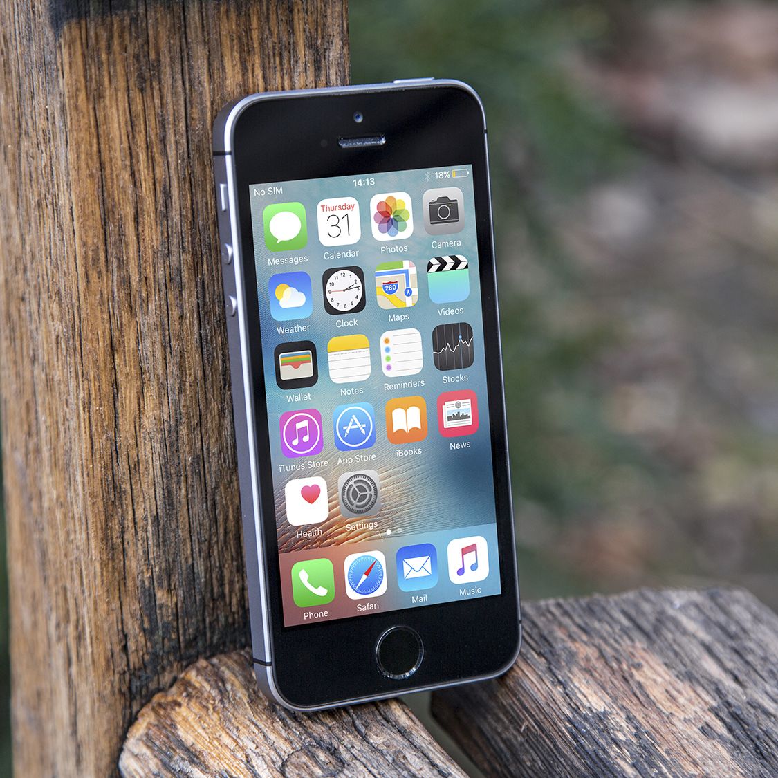 Apple iPhone SE review - small package still contains big things