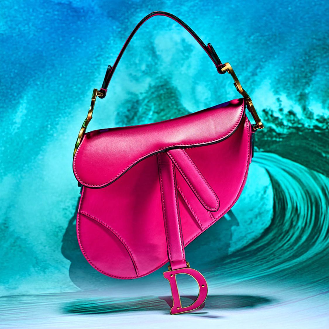 【24C★女性らしさ際立つレッド♪】DIOR SADDLE バッグ psxEMoHTxa5UTA3UKd25fZ.jpg