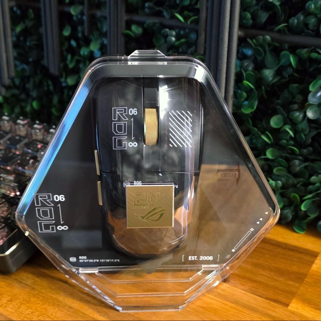 Hands-on with Asus' ROG Harpe II Extreme Edition 20 gaming mouse