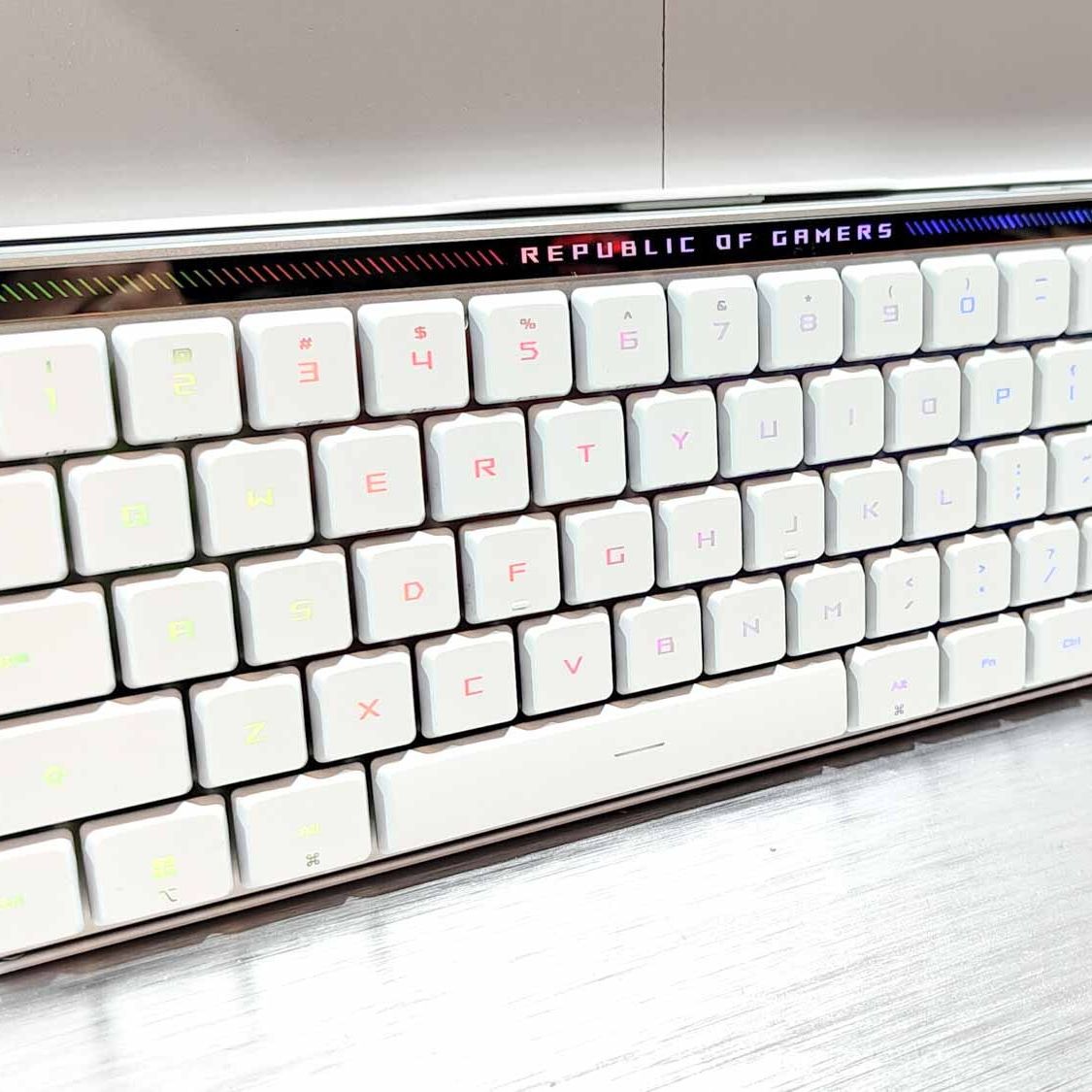 I just tried this new low-profile mechanical keyboard from Asus at