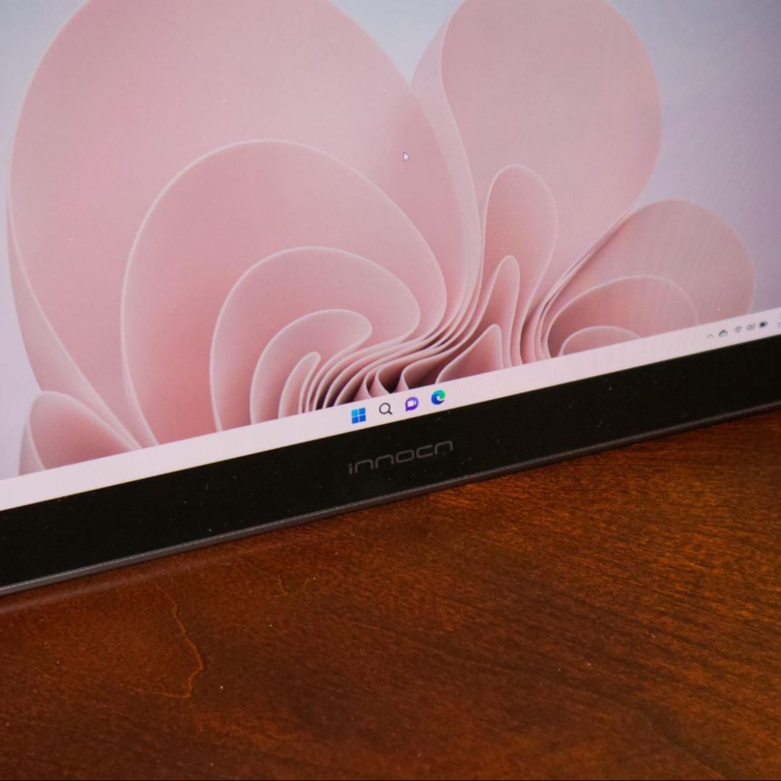 Innocn 13K1F Portable Monitor Review: OLED, But Not So Bright