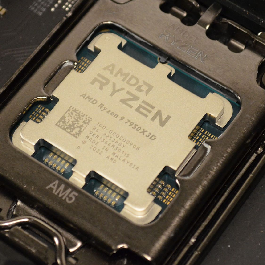 AMD Ryzen 9 7950X3D CPU