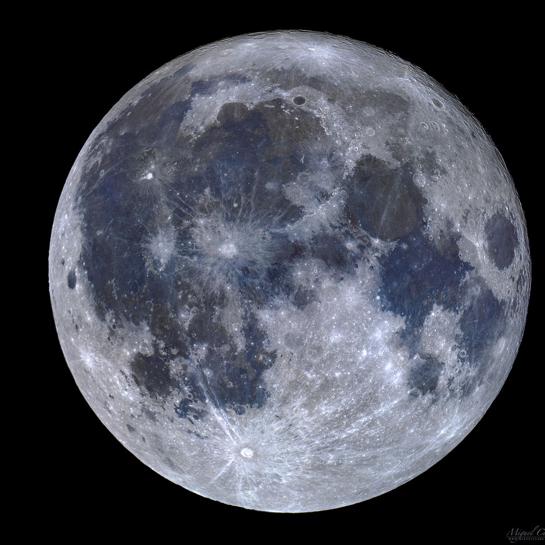   / K8Y236Z6 Full Moon フルムーン FULL MOON（CD+Blu-ray+フォトブック+スマプラ）｜HIROOMI TOSAKA｜mu