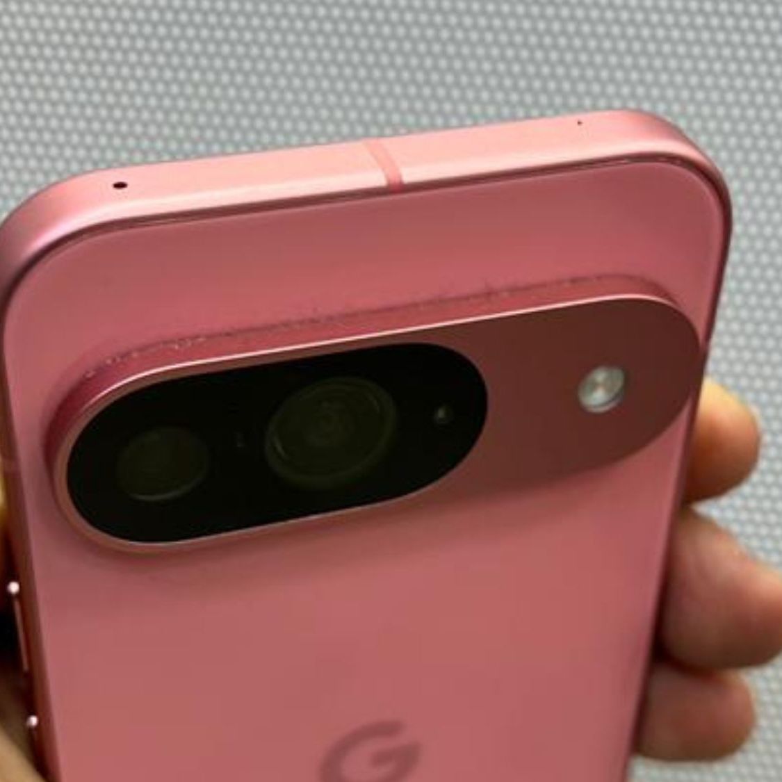 Google Pixel 9 appears in an all-new Pink for the first time