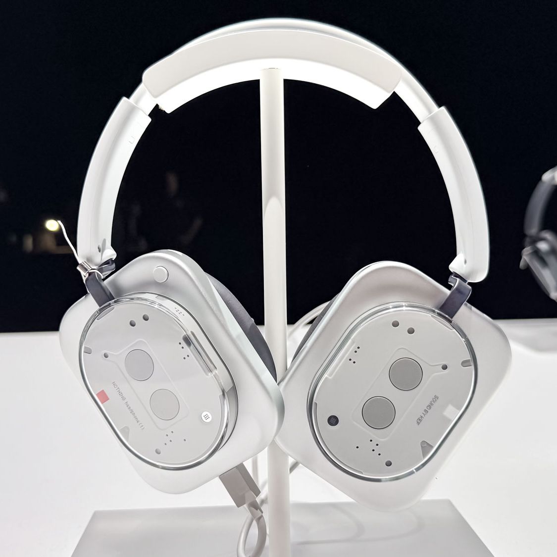 Nothing Headphone (1) White 海外版 新同品 Amazon.com: Nothing Headphone (1) Hybrid Active Noise