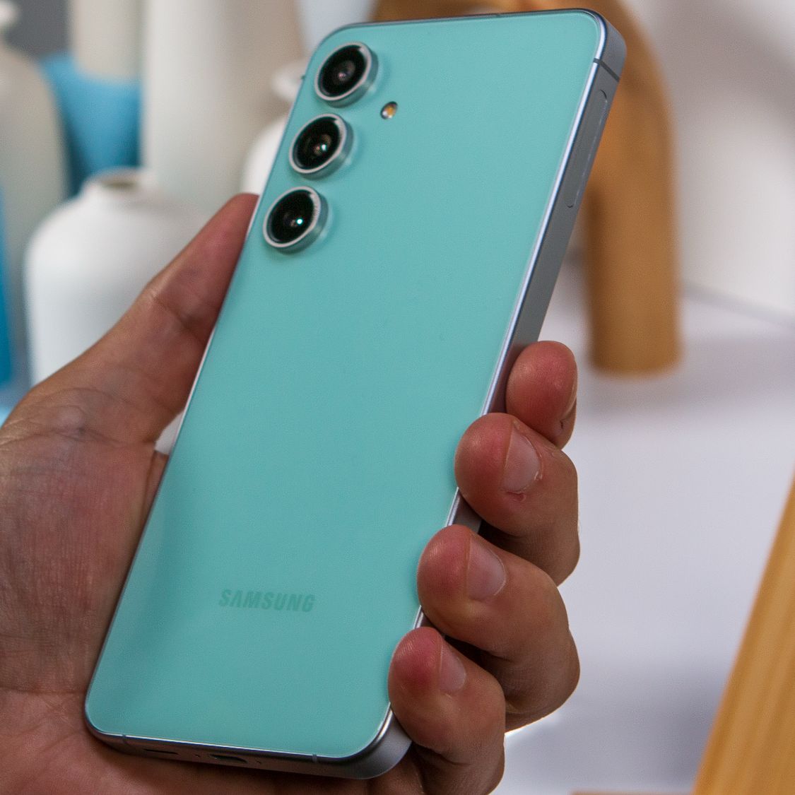 Not a typo: Samsung's brand-new Galaxy S24 FE is ALREADY $175 off