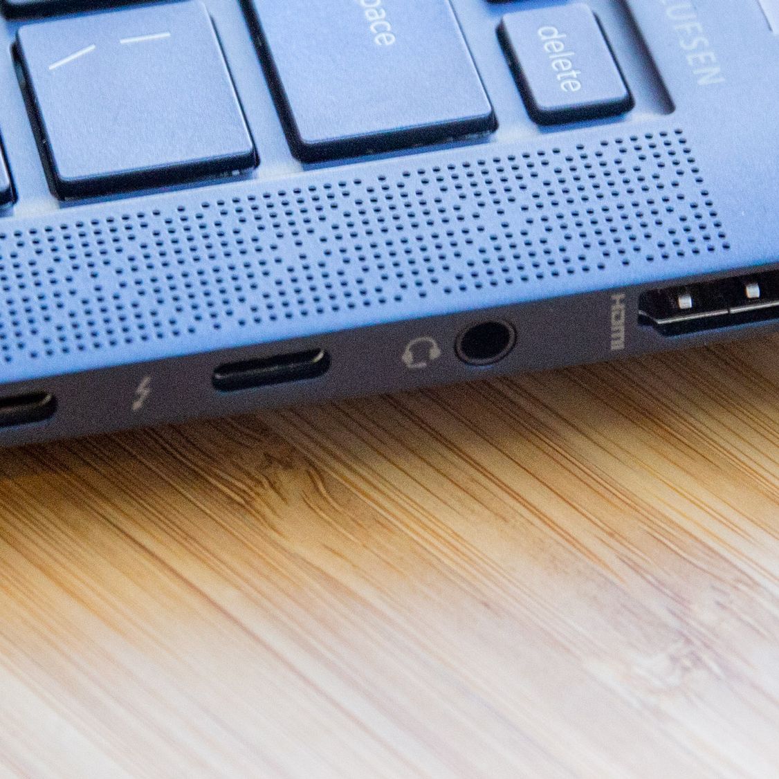 HP Elite Dragonfly Review: the Anti-ThinkPad | Tom's Hardware