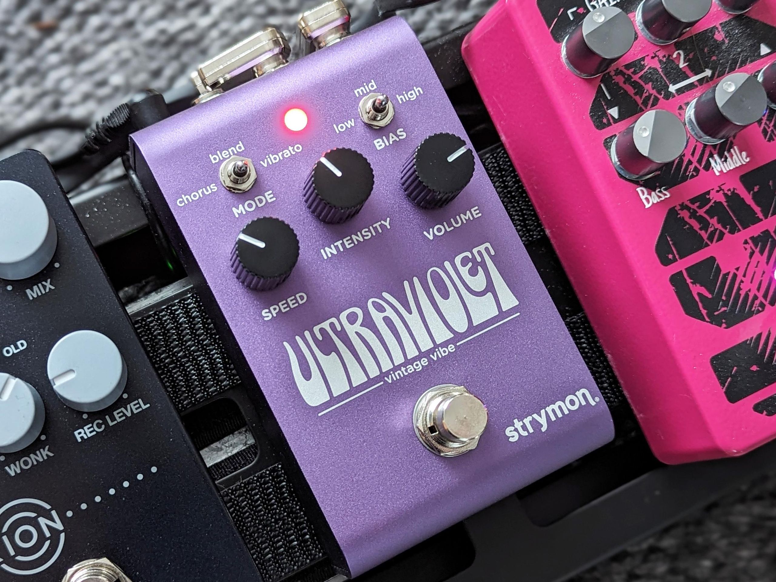 ギター strymon ULTRAVIOLET Amazon.com: Strymon UltraViolet Vintage Vibe Chorus and