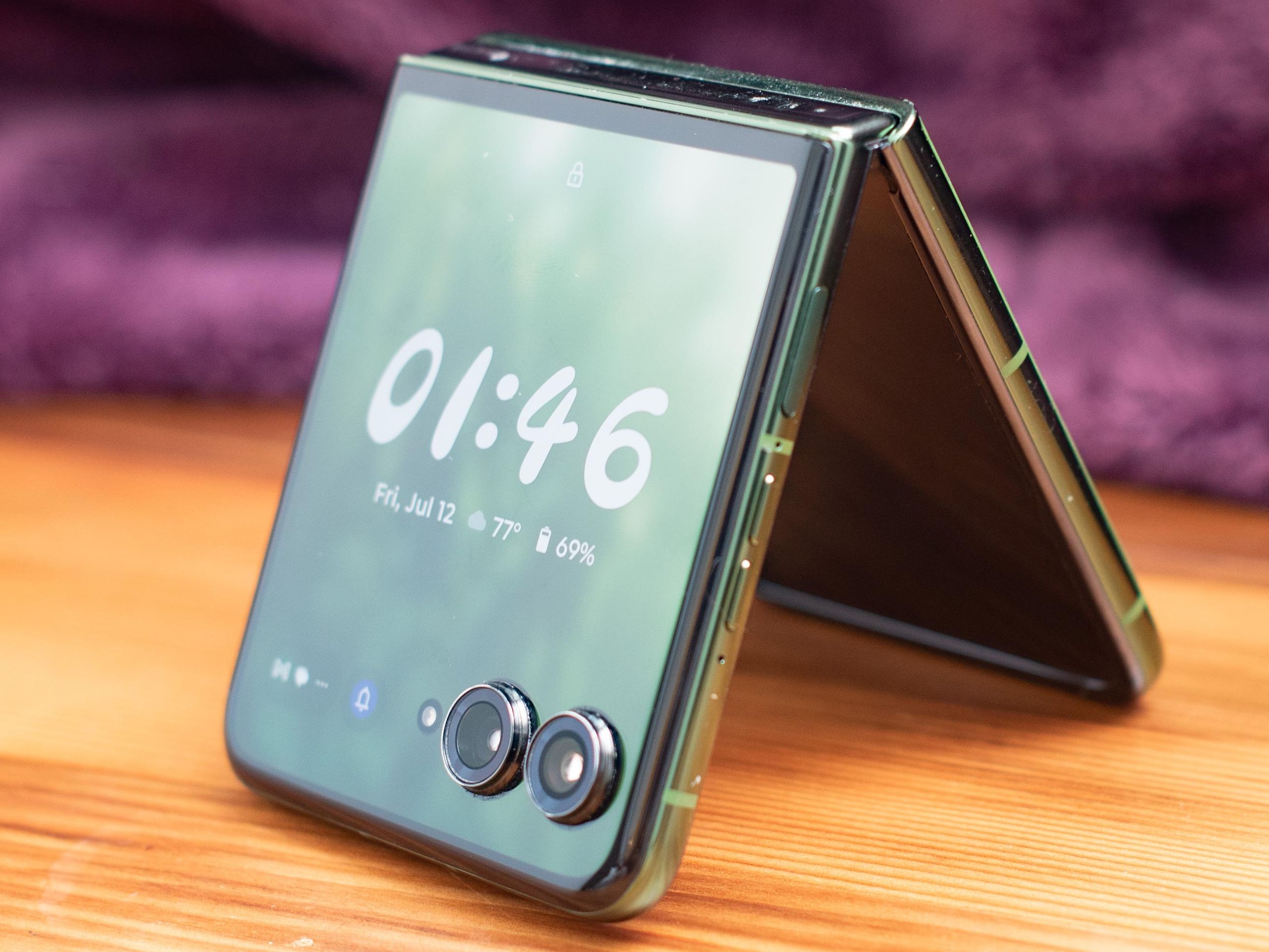 Motorola Razr 60 : un sérieux rival du Galaxy Z Flip 7 sur trois