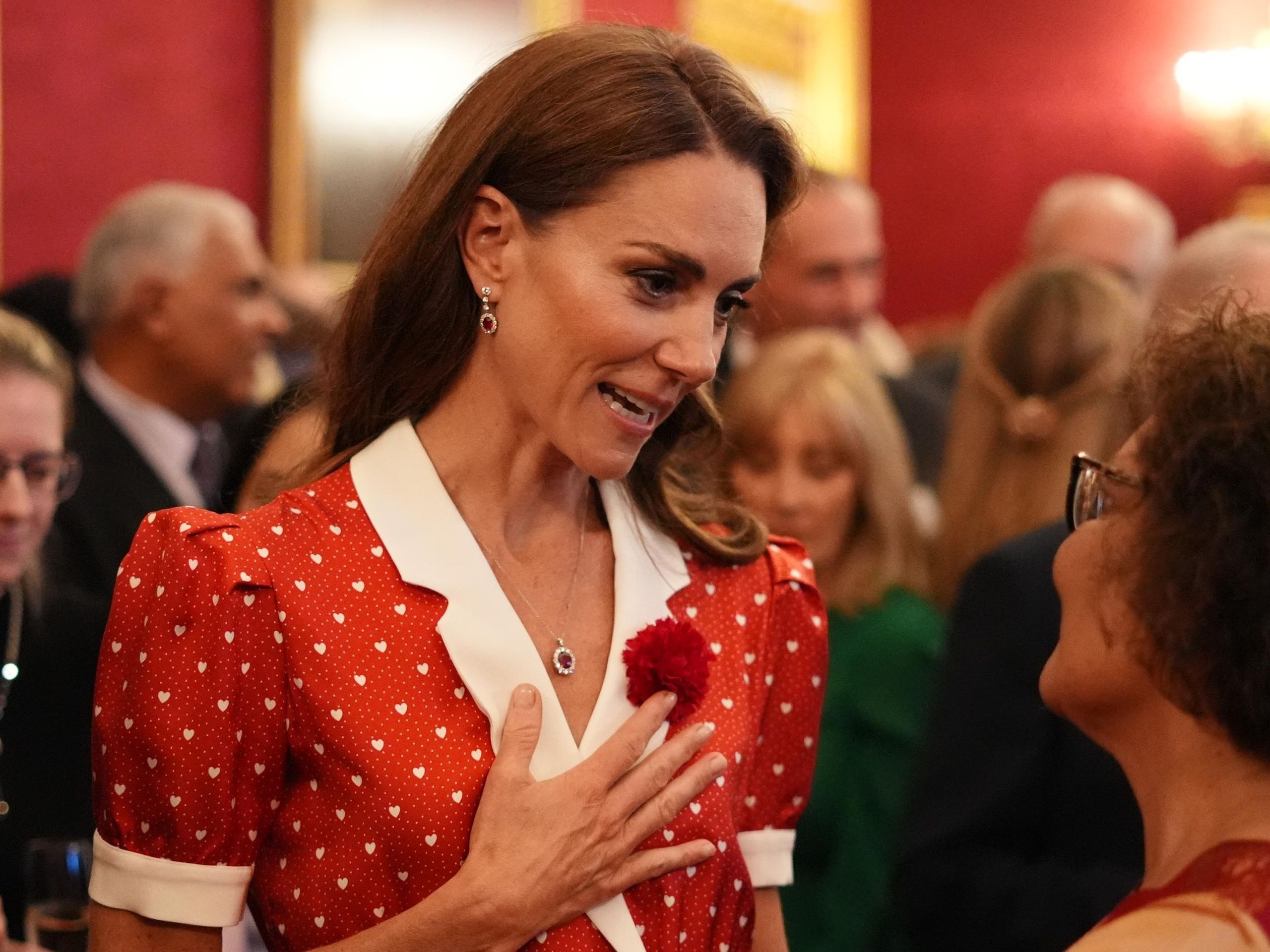 kate middleton red dresses Kate Middleton has arrived at the Wimbledon Women's Singles Final in a striking red ensemble, marking the princess's second appearance at the tournament. Tap the link in our bio for all of