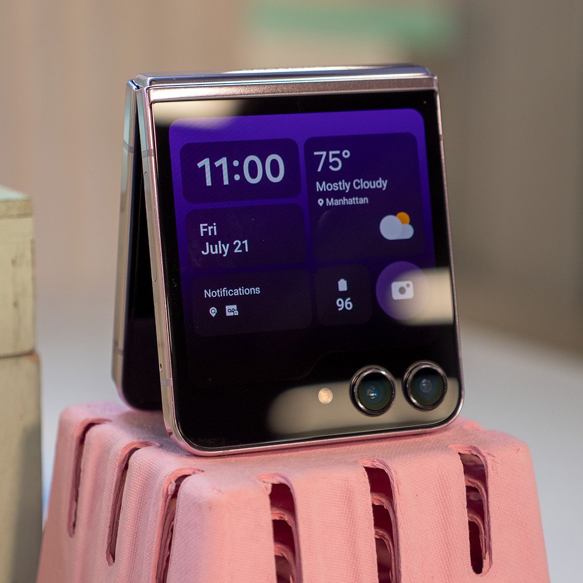 Galaxyzflip5[simフリー] Amazon.com: SAMSUNG Galaxy Z Flip 5 F7310 Foldable Design