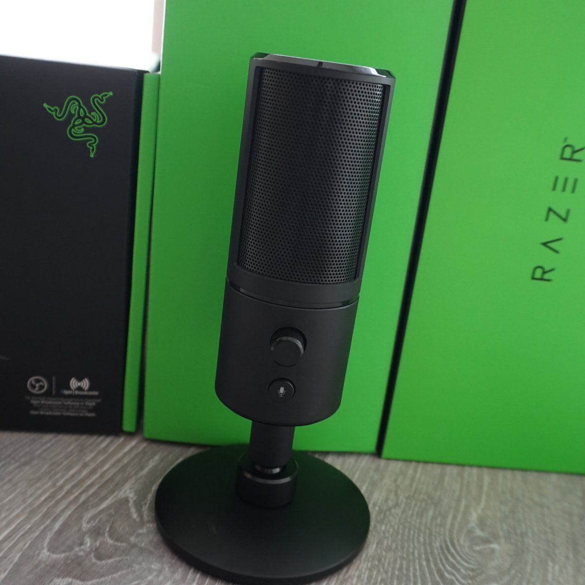 その他 Razer Seiren X RazerのSeiren XはPS4などゲーム実況に最適なUSBコンデンサー