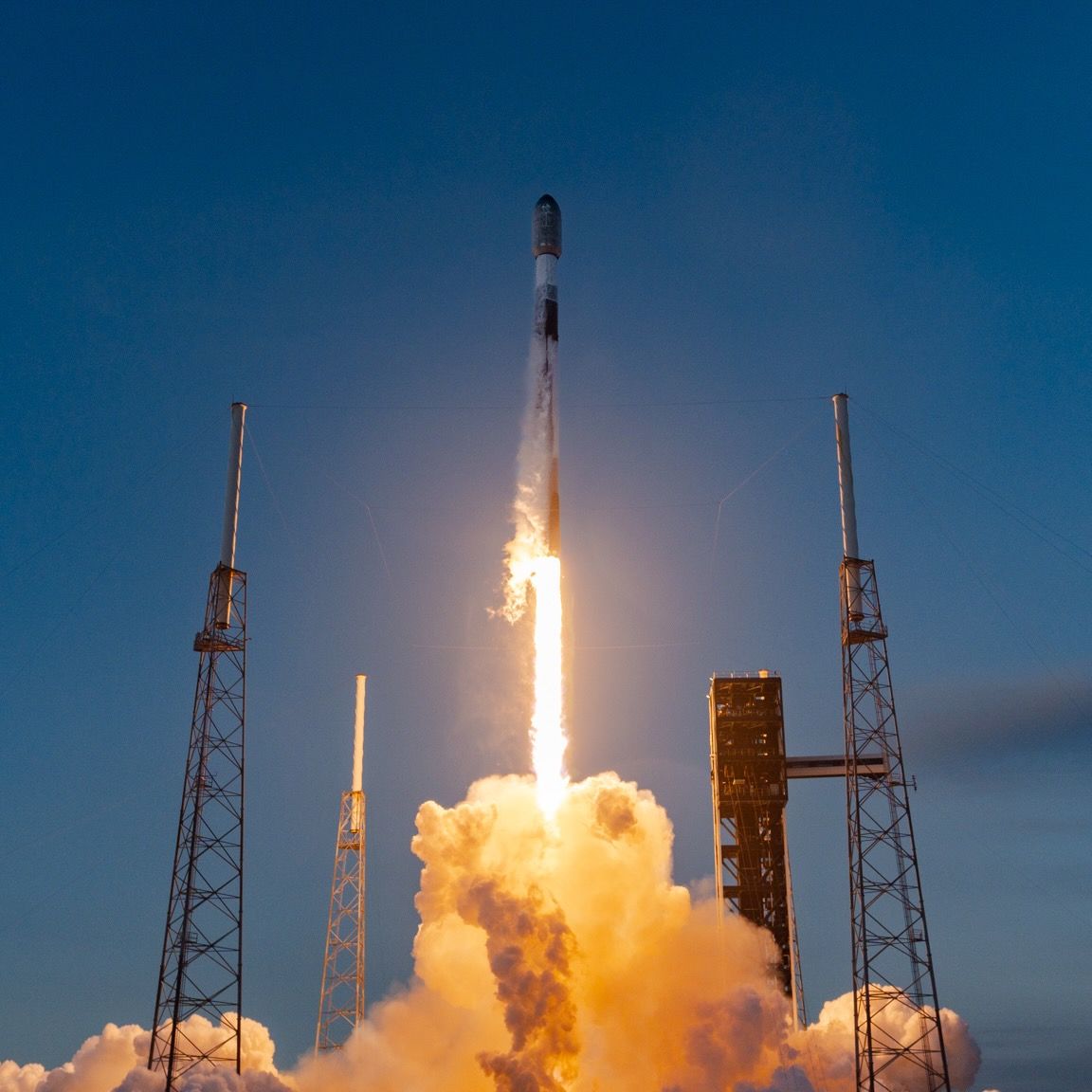 SPACE
Spaceflight Nears Its Steamship Era
Cambridge University researchers say launch costs fell from $87,000 