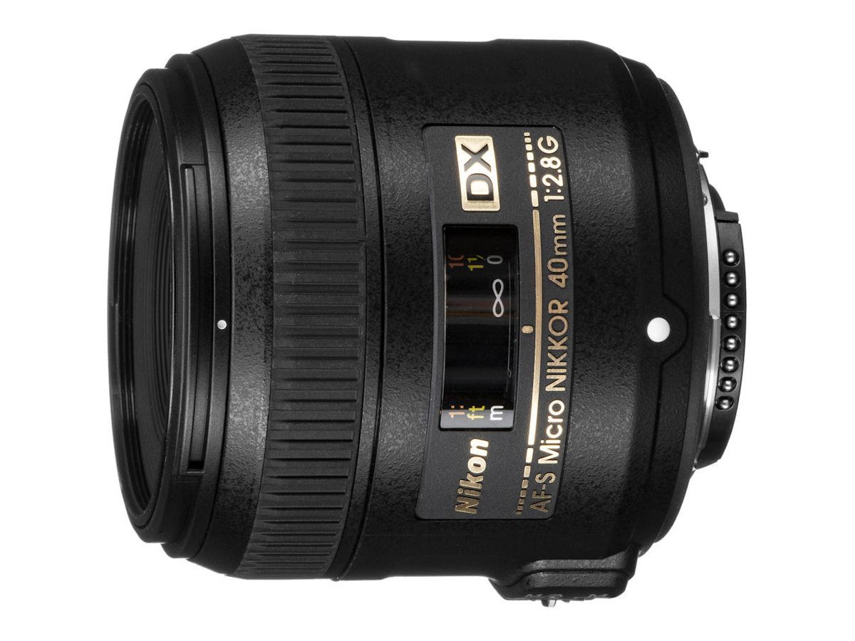 Nikon - masamax　Nikon AF-S Micro NIKKOR 40mm Amazon.com : Nikon AF-S DX Micro-NIKKOR 40mm f/2.8G Close-up