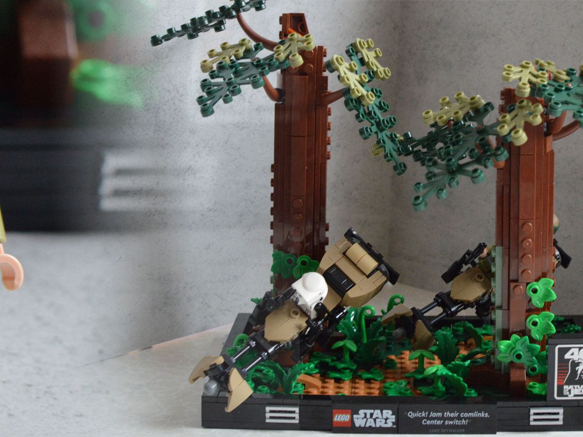 Lego Star Wars Endor Speeder Chase Diorama review | Space