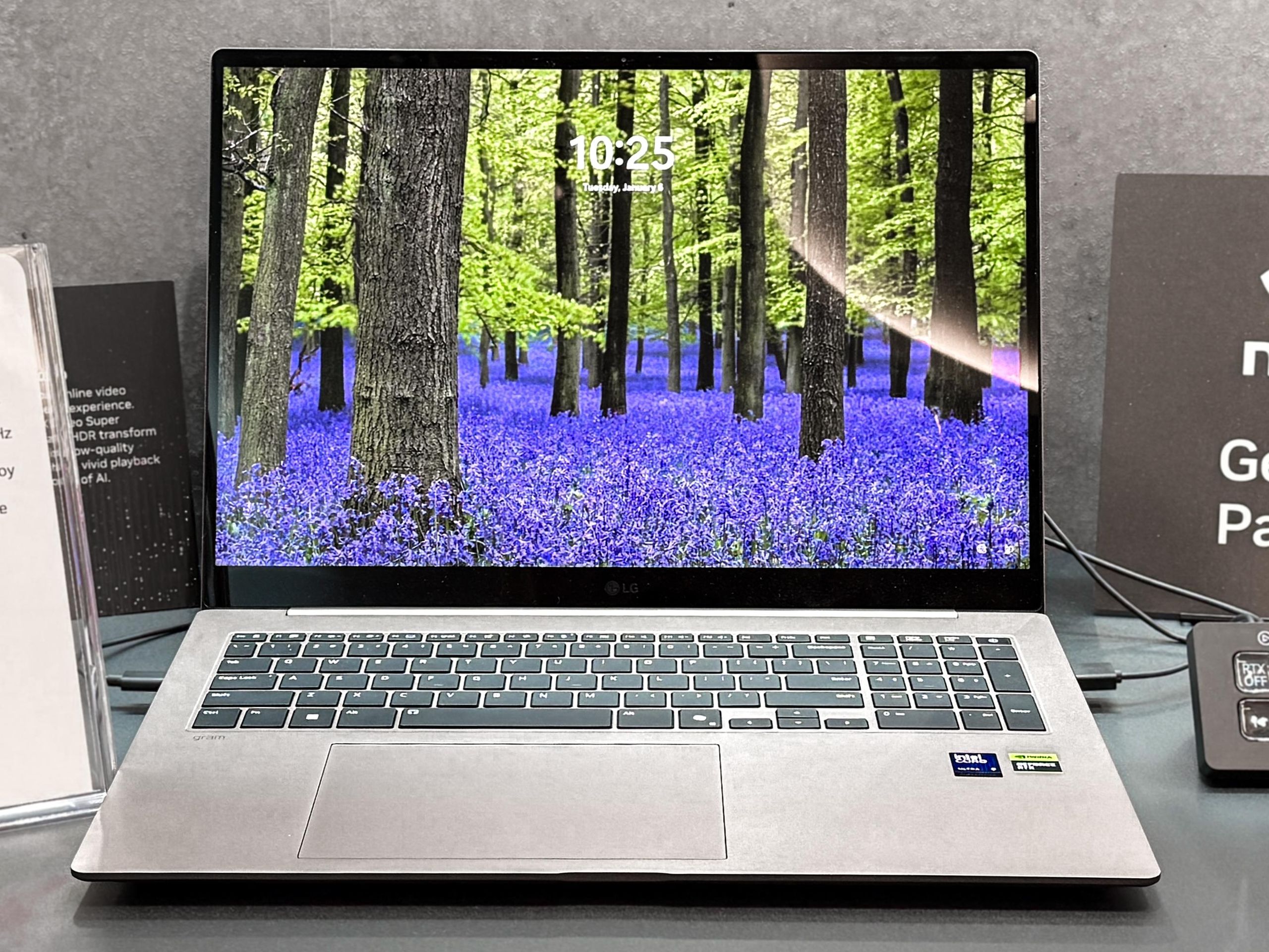 I just went hands-on with the lightest 17-inch RTX laptop — this