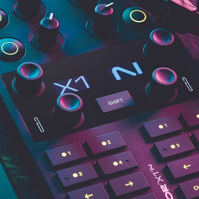 traktor x1 コントローラー　native instruments X1Mk3_M1_1024x1024.jpg?v=