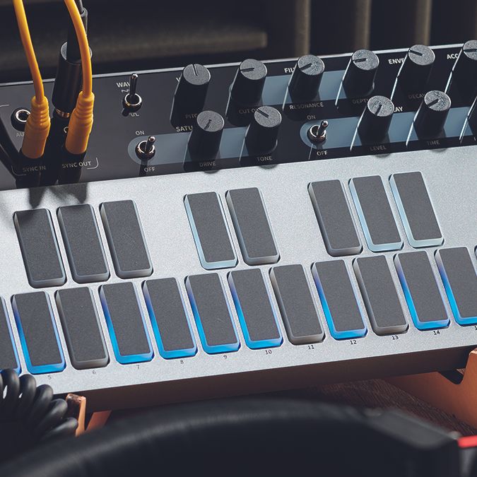 Donner B1 Analog Bass Sequencer review | MusicRadar