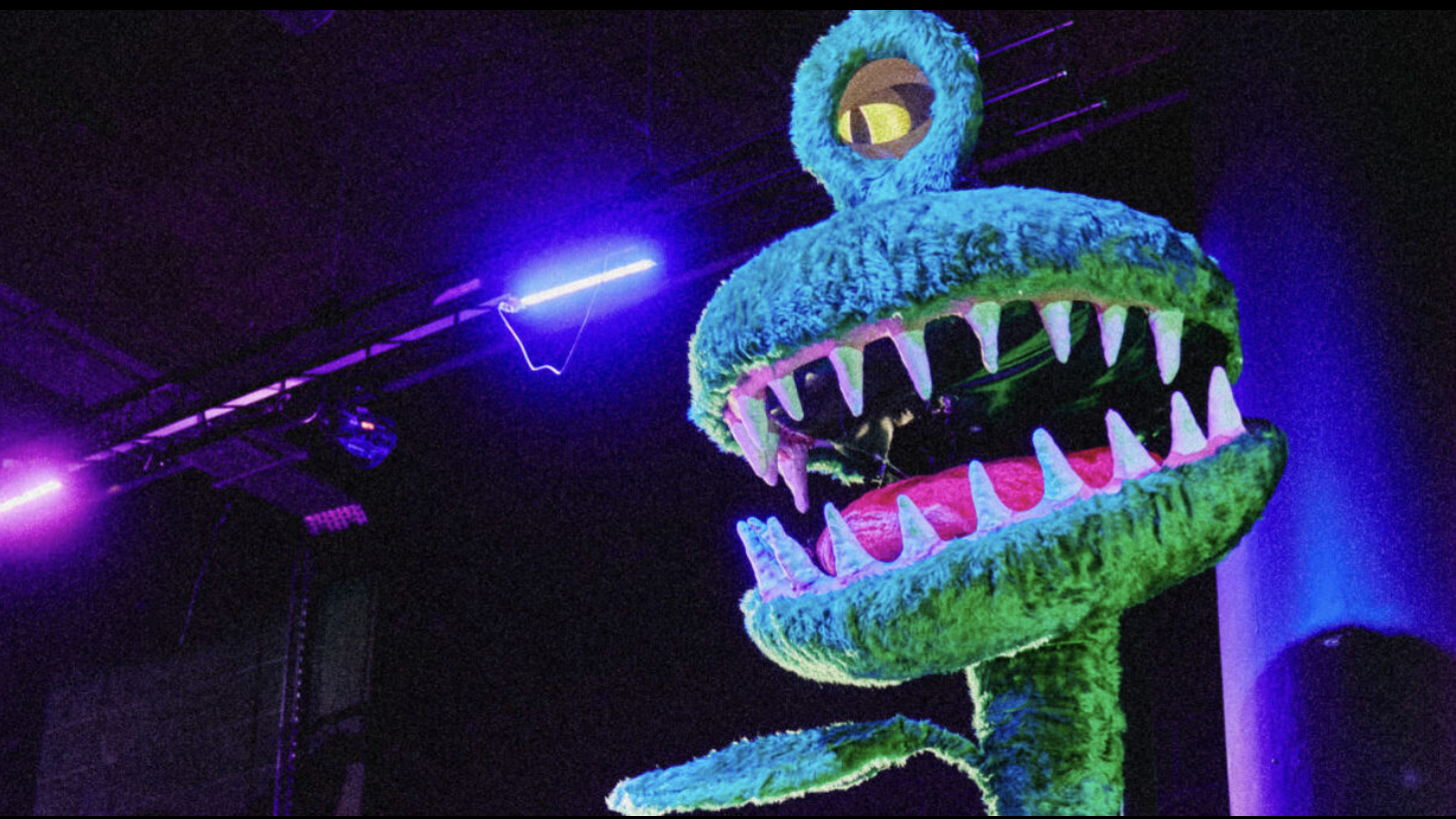 an image of the giant Venus Fly trap at Ted's